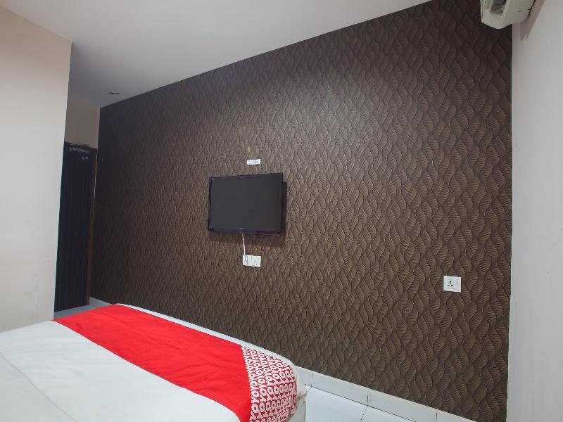 Super Oyo 1163 Hotel Pulai Ипох Экстерьер фото